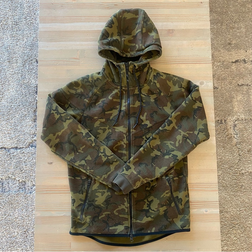 Nike Camo Zip Hoodie Medium